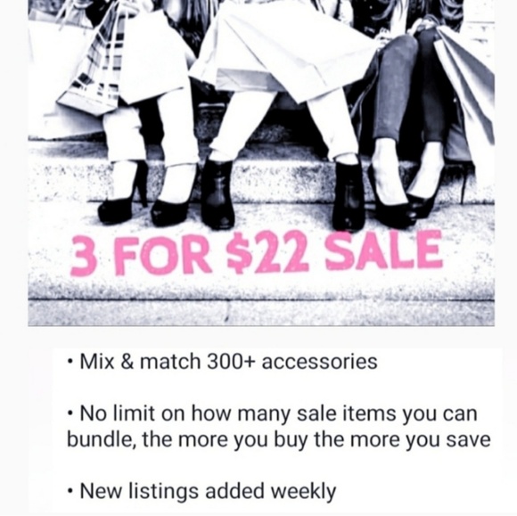 1 LEFT π3/$22π Rhinestone Crawler Earrings - Picture 4 of 5